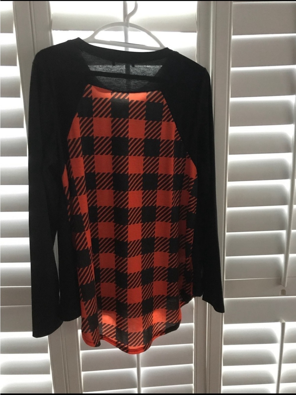 Simply Southern Black Sequin 'Hey Boo' Ghost Long Sleeve Tee - Picture 6 of 8
